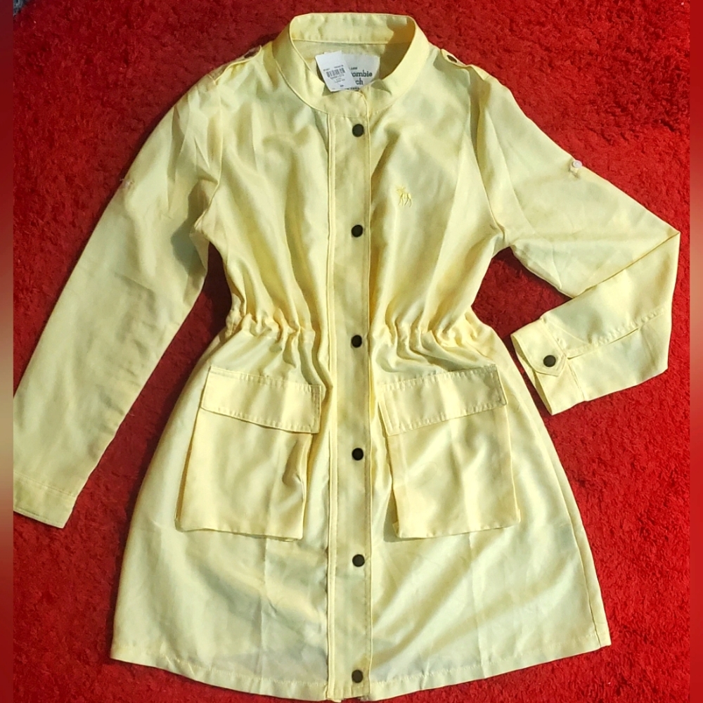🌼 Abercrombie & Fitch Lightweight Shirt Dress – Soft Lemon Yellow 🌼